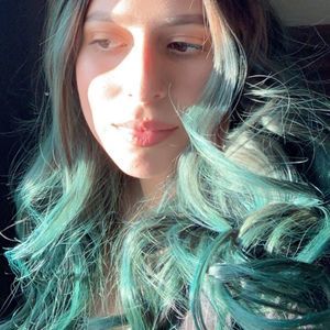 Meet your Posher, Dania